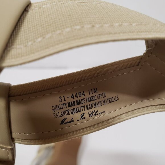 Easy Street Women's Treasure Stretch Sandals in tan - Size 11 - Picture 7 of 8